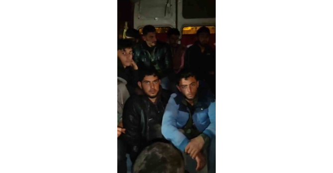 Göçmenleri tıka basa minibüse dolduran şahıs tutuklandı