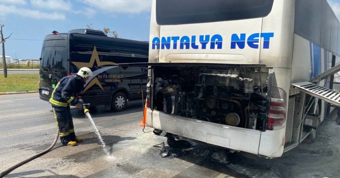 Yedek sürücünün dikkati otobüs yangınını önledi