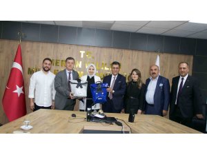 Eski kamyon brandaları çocuklara çanta oldu