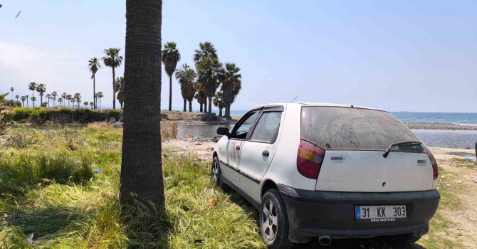 Hatay’da erkek şahıs araç içerisinde başından yaralı halde bulundu