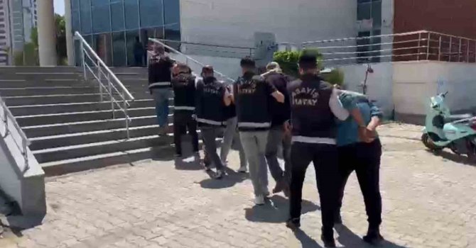 İskenderun’da aranan 5 kişi yakalandı