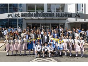 Başkan Seçer: "Mersin’in barış ve dostluk kenti olduğunu anlatın"