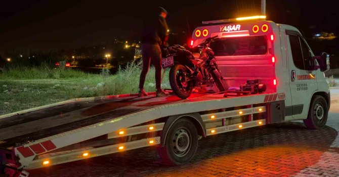 Gazipaşa’da seyir halindeki motosikletten düşen yolcu yaralandı