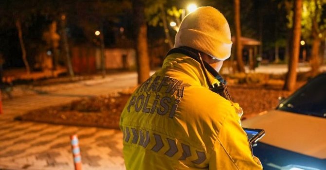 Isparta’da trafik ve asayiş uygulamasında 14 sürücüye ceza kesildi