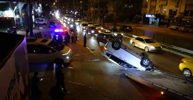 Refüje çarpıp taklalar atan araçtan genç sürücü sıyrık bile almadan çıktı