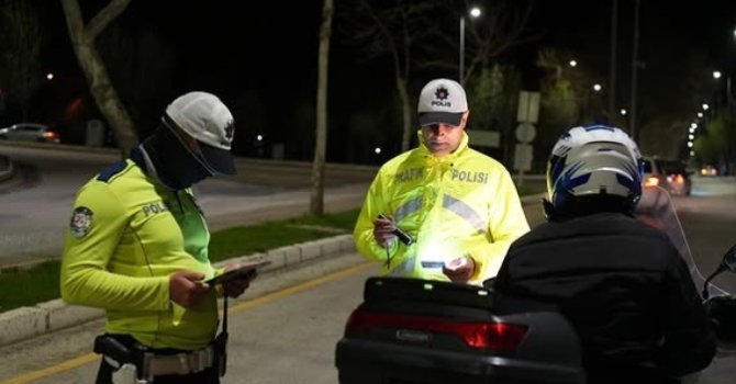 Isparta’da Trafik ve Asayiş Uygulamasında 11 araca cezai işlem uygulandı