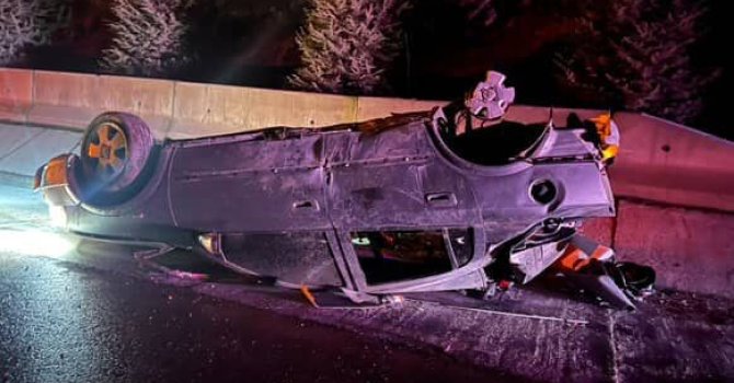 Isparta’da kontrolden çıkan araç takla attı: 3 yaralı