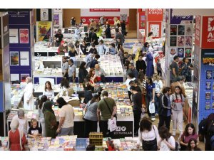 Kepez Kitap Fuarı’nın ikinci gününde yazarlar okurlarıyla buluştu