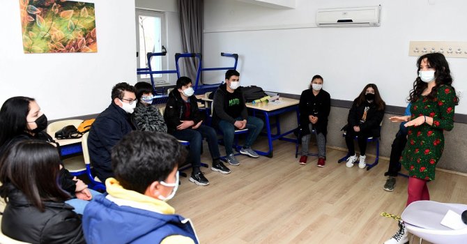 Sınav stresiyle başa çıkma yolları anlatıldı