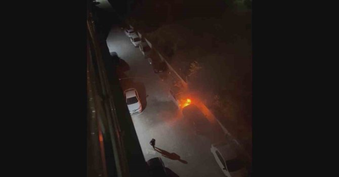 Park halindeki otomobilde korkutan yangın