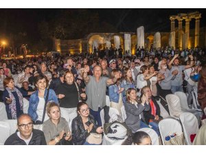 Manavgat, Akdeniz’in iki yakasından yükselen şarkılarla şenlendi