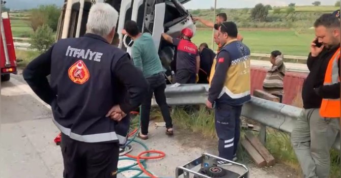 Osmaniye’de tır şarampole devrildi: 1 ölü