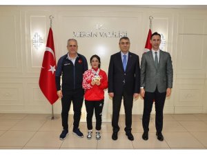 Vali Toros, Avrupa şampiyonu halterci Gamze Altun’u ağırladı