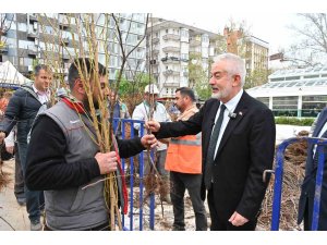 Isparta’da son 3 yılda 180 bin meyve fidanı toprakla buluştu