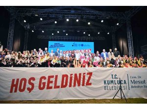 Kumluca’da halk oyunları şöleni festivale renk kattı