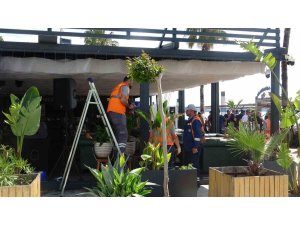 Konyaaltı Sahili’nde Kıyı Kanunu’na uymayan işletmelere 3 gün süre