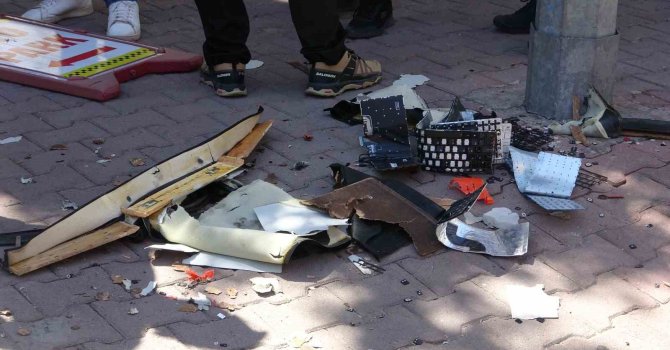 Antalya’da şüpheli çantadan bilgisayar klavyesi çıktı