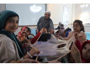 Camiyi çocuklara sevdiren imam, çocuk cemaati sayısını 4’den 100’e çıkarttı
