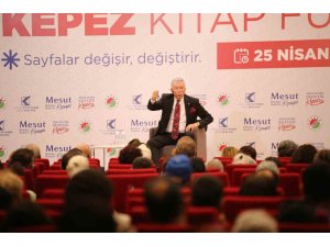 Uğur Dündar, Kepez Kitap Fuarı’nda anılarını paylaştı