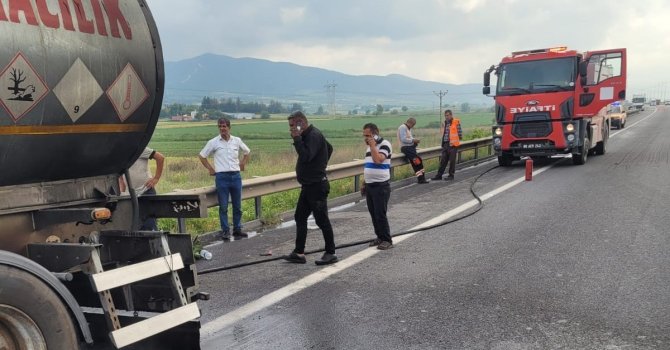 Osmaniye’de seyir halindeki tanker yandı
