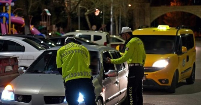 Isparta’da kurallara uymayan 15 sürücüye cezai işlem uygulandı