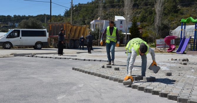 Alanya’nın Akdam Meydanı parke taş ile kaplandı