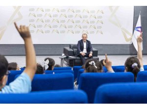 Başkan Seçer, çocukların sorularını yanıtladı