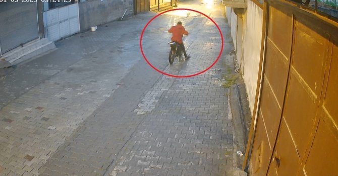 Çaldığı motosiklet arızalanınca park edip, başka motosiklet çalan hırsız polisten kaçamadı