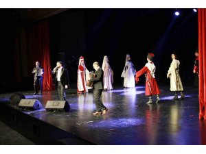 Mersin’de Çerkes müziği ve dansı rüzgarı esti