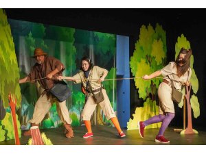 Tarsus’ta minikler tiyatro ile buluşuyor