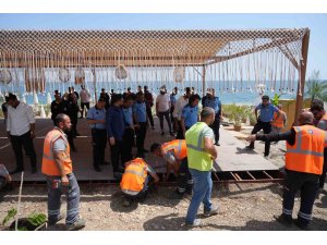 Konyaaltı sahilinde kıyı işgali denetimi gerginliğe dönüştü, bazı çalışanlar fenalaştı