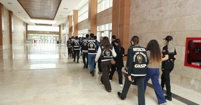 Antalya’da "çarşaf" operasyonu: 42 milyon TL’lik mal varlığına el konuldu
