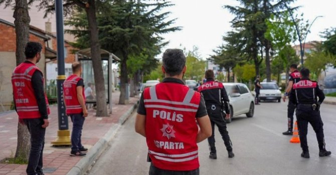 Isparta’da okul çevresi denetimi: 25 araca ceza