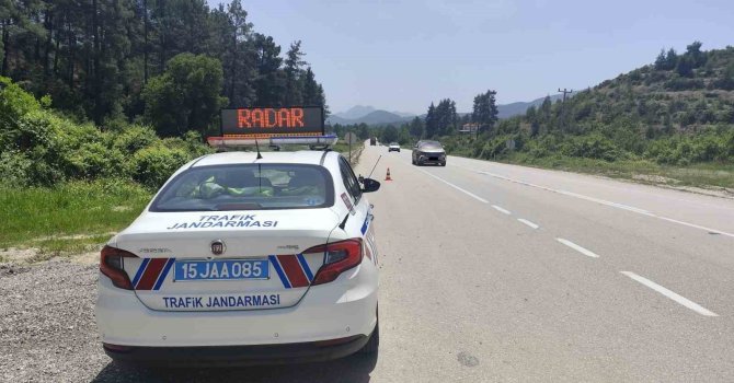 Burdur’da trafik denetimlerinde 7 bin 462 araç kontrol edildi