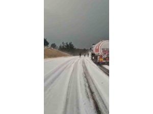 Mersin’de dolu etkili oldu, karayolu trafiğe kapandı