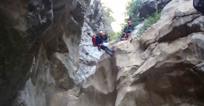 Isparta Yazılı Kanyon’da suya düşen üniversite öğrencisi kayboldu