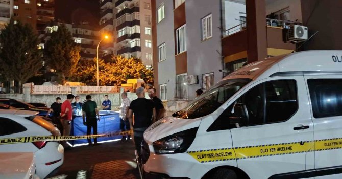 Genç kadını katledip intihar etti