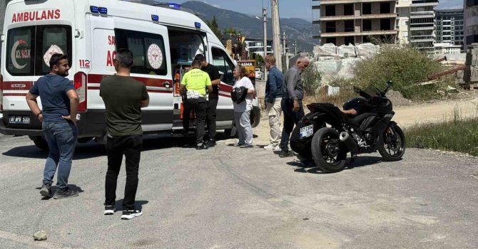 Motosiklet sürücüsü kazada hastanelik oldu