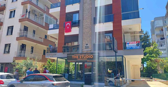 Uyuyor sandığı oğlunu yatakta ölü buldu