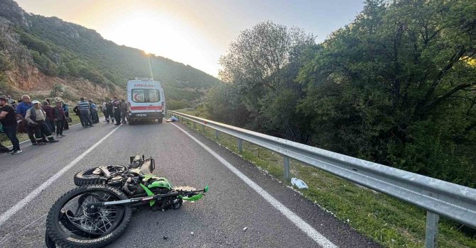 Isparta’da bariyerlere çarpan motosikletteki lise öğrencisi hayatını kaybetti