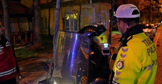 Isparta’da trafik ve asayiş uygulamasında 21 araca ceza kesildi