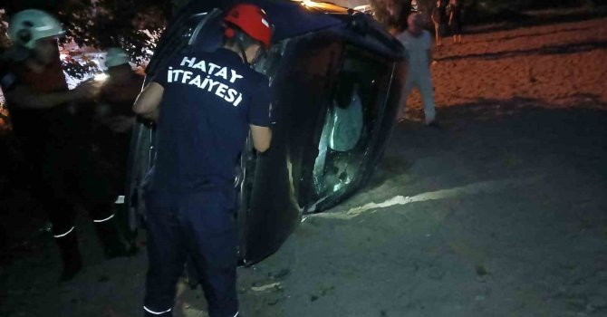 Dörtyol’da yan yatan otomobilin sürücüsü yaralandı