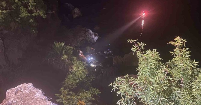 30 metrelik falezlerden düşen adam hayatını kaybetti