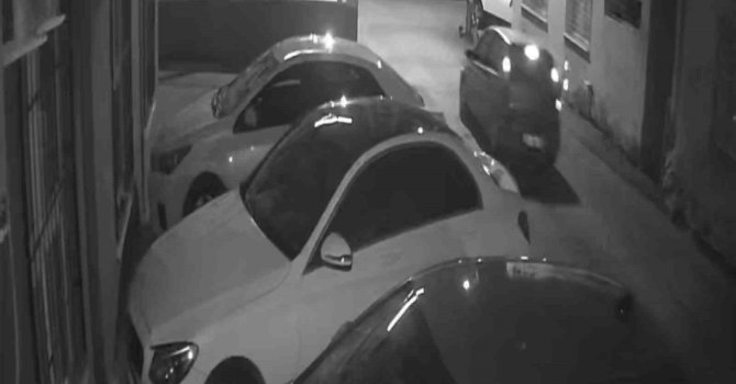 Arkadaşları eve bırakmayınca otomobil çaldı