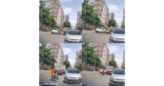 Elektrikli bisikletle otomobile çarptılar: O anlar kamerada