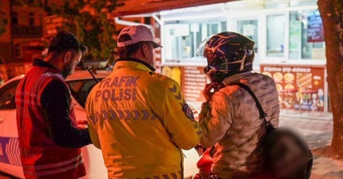 Isparta’da asayiş ve trafik uygulaması: 24 sürücüye ceza