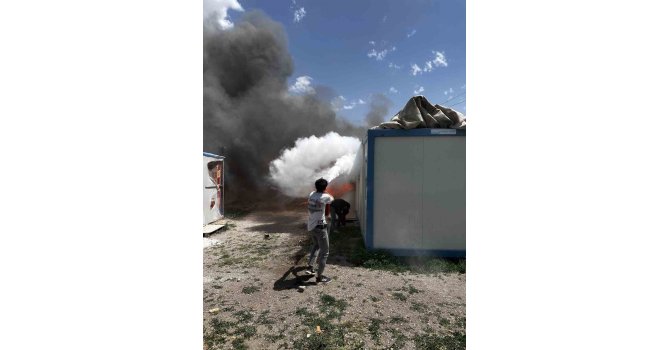 Elbistan’da konteyner kent yangını