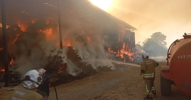 Samanlık yangını 16 saat süren çalışmayla söndürüldü