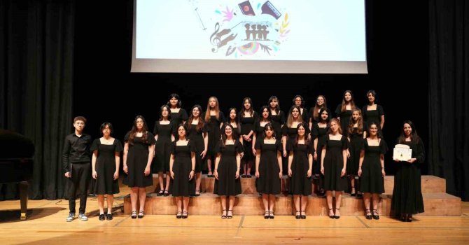Burdur TOBB Anadolu Lisesi Korosu uluslararası festivallerden ödüllerle döndü