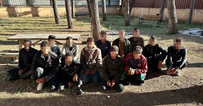 Hatay’da 65 kaçak göçmen yakalandı